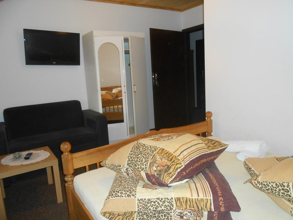 Magdalenka - Pokoje W Centrum Szczyrk Habitación foto